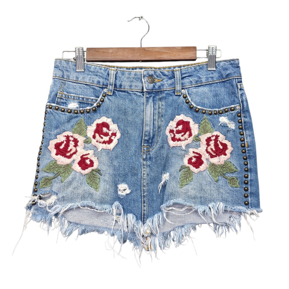 Free People Denim Mini Skirt Size 26 Embroidered Floral Rose Studded Distressed